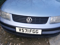 2000 Volkswagen Passat Information