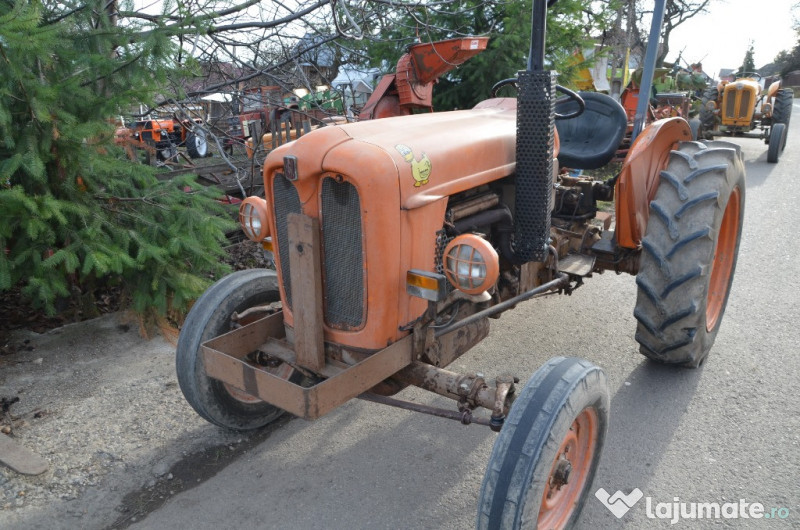 Tractor fiat 411, 2.600 eur - Lajumate.ro