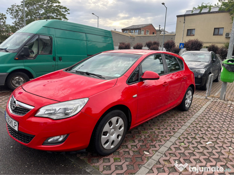 Opel Astra J 2010, 3.500 eur Lajumate.ro