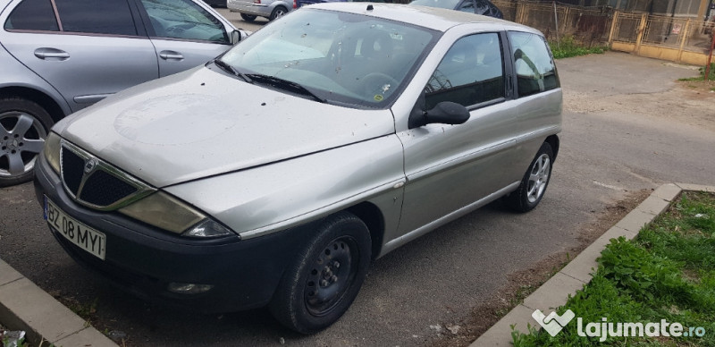 Lancia ypsilon 2002