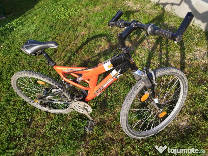 Bicicleta CROSSWIND 3.7, 300 - Lajumate.ro
