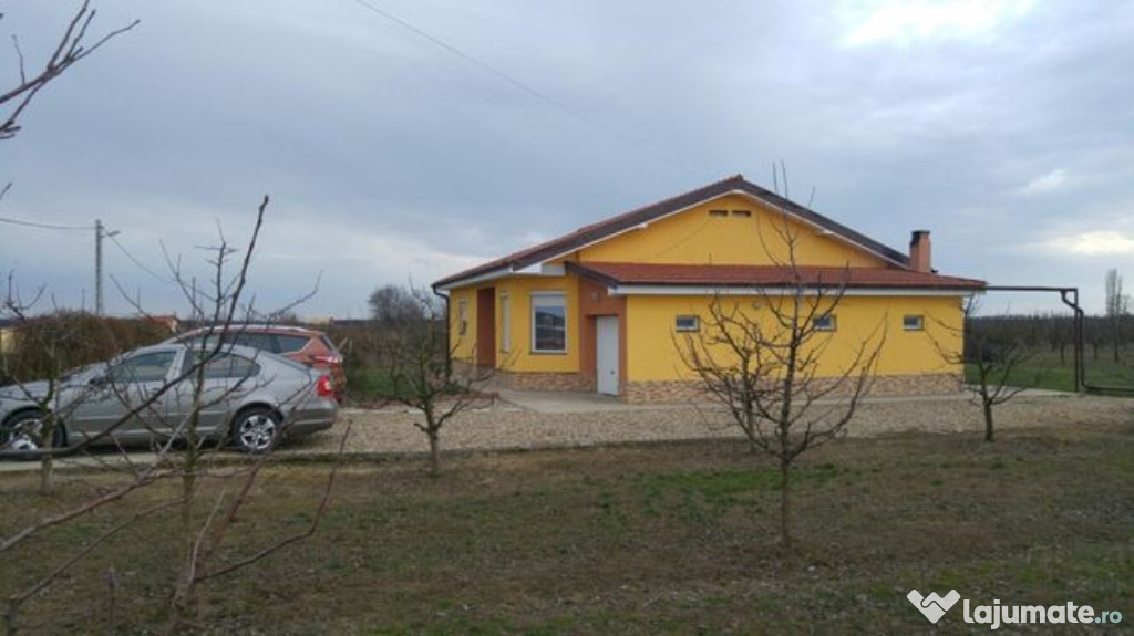 Casa+2 ha livada=afacere la cheie la 15 km de Oradea