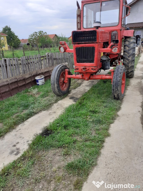 Tractor u650,disc,plug și remorcă, totul în stare bună
