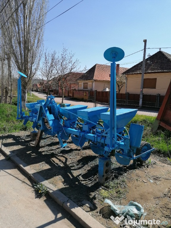 Tractor U650, sematoare porumb și paioase, disc, plug