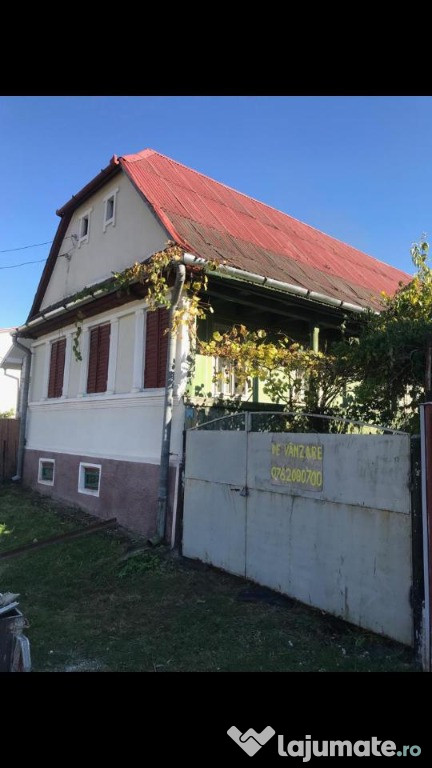 Teren central cu casa veche in Simionesti-relaxare, liniste