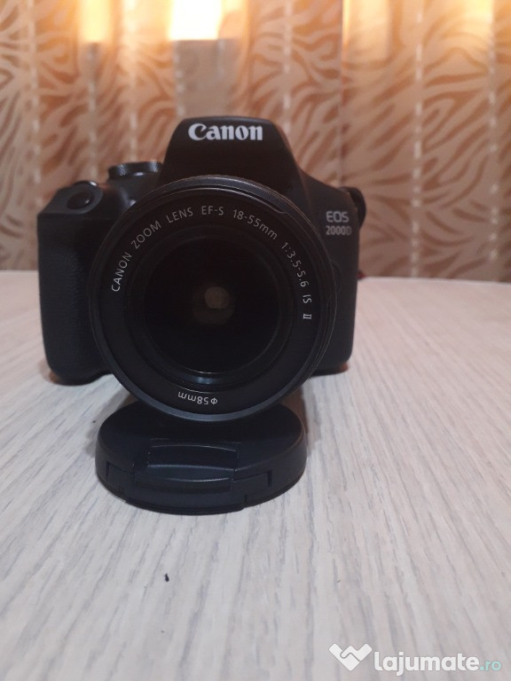 Aparat foto DSLR Canon EOS 2000D cu obiectiv de kit