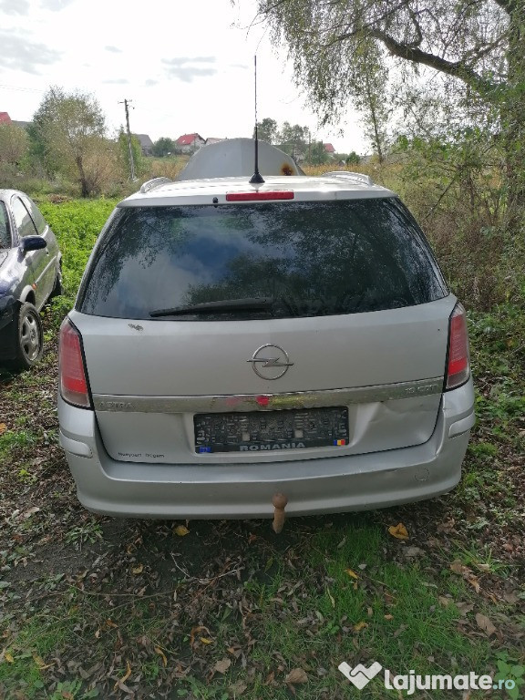 Dezmembrez Opel astra h. 2006