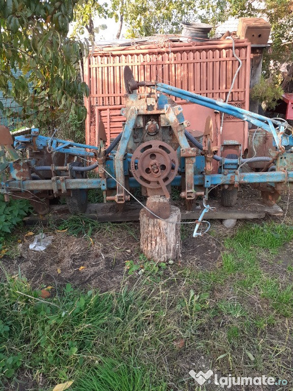 Semanatoare porumb. Roata u650.