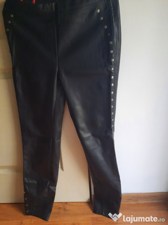 Pantaloni de piele