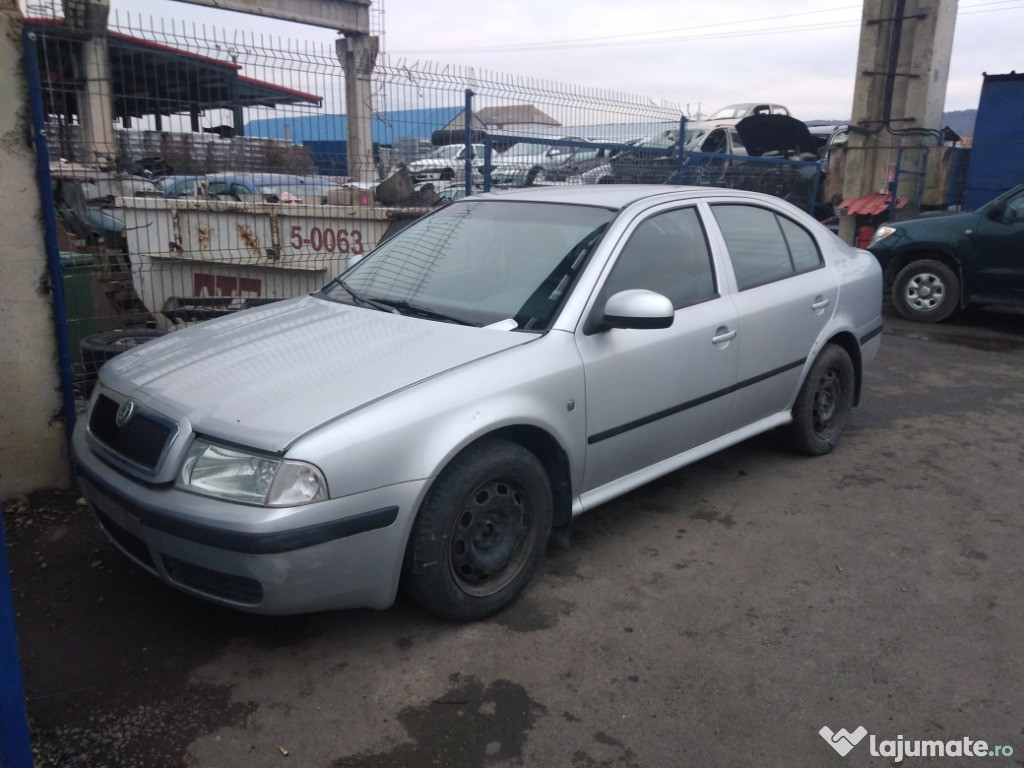 Dezmembrez Skoda Octavia I Tour 1.6 16v an 2010