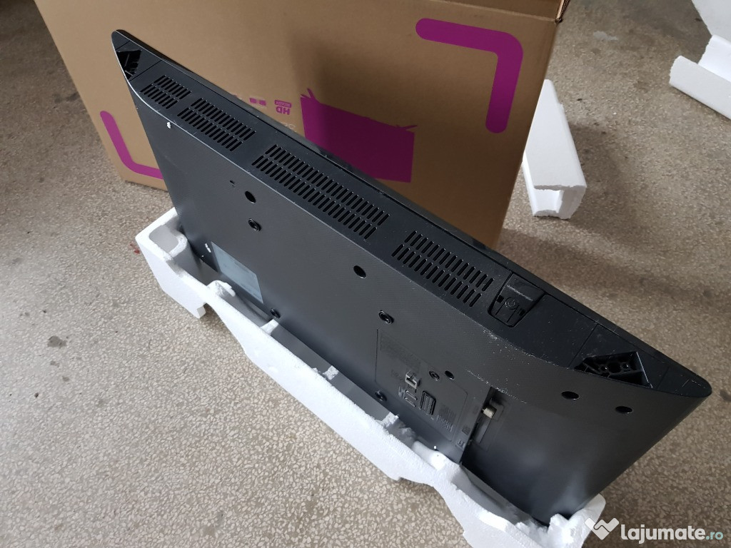 Dezmembrez tv Samsung UE32J4500