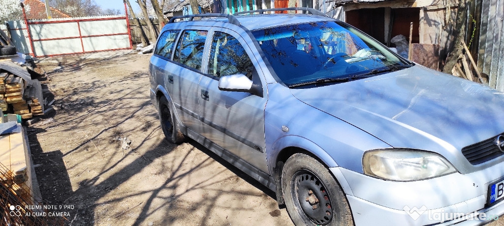 Dezmembrez Opel Astra g