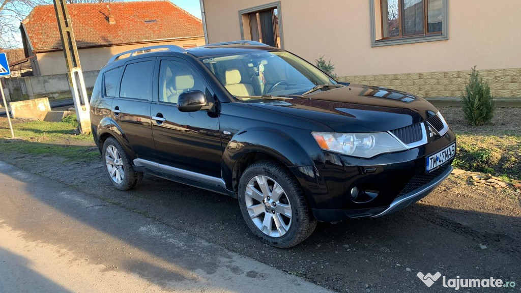 Mitsubishi Outlander 2.2 hdi 156 4x4 7 Locuri