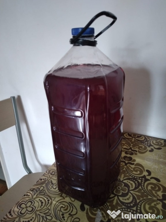 Vin de mure bio din producție proprie