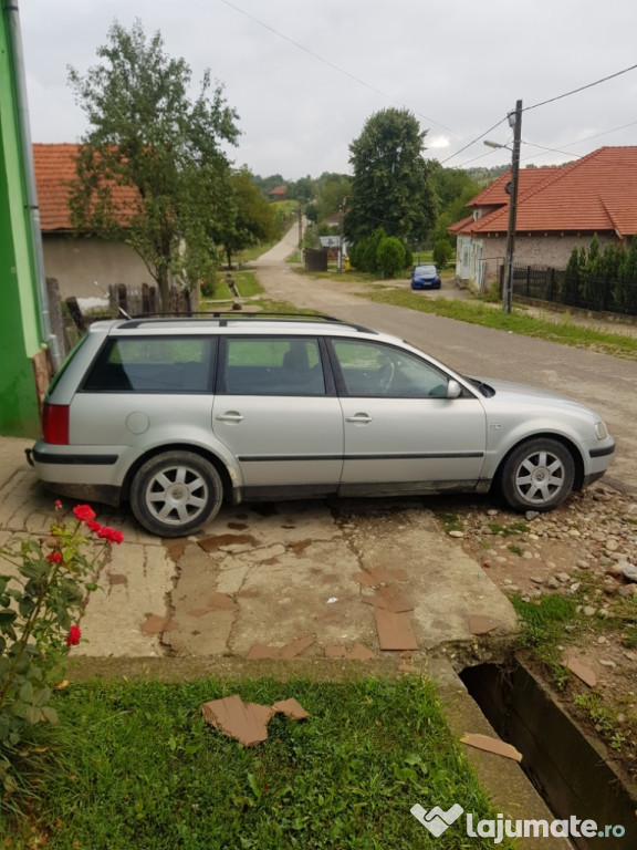 Vănd 2 volkswagen pasat.