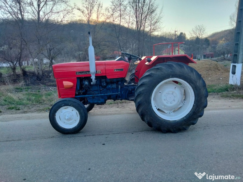 Tractor Universal 445, stare perfecta de functionare.