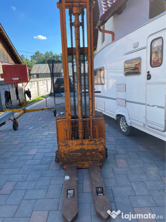 Forklift electric