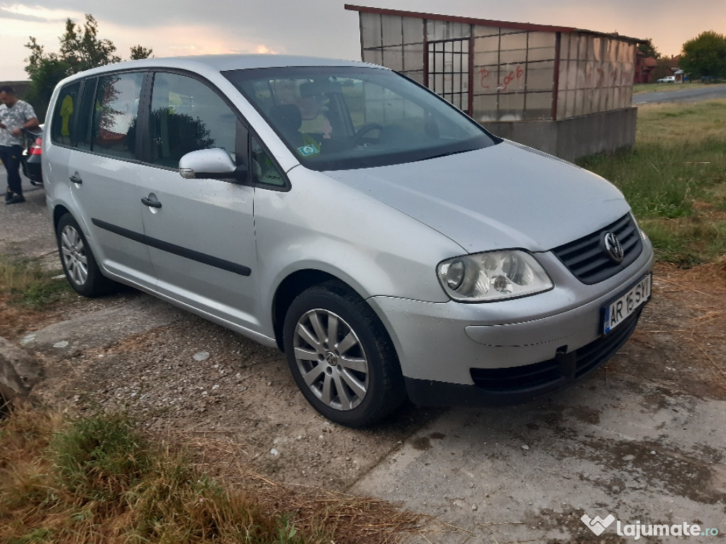 Vw touran 1.6 FSI benzină distribuție pe lanț.