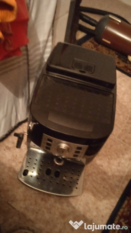 Aparat cafea DeLonghi