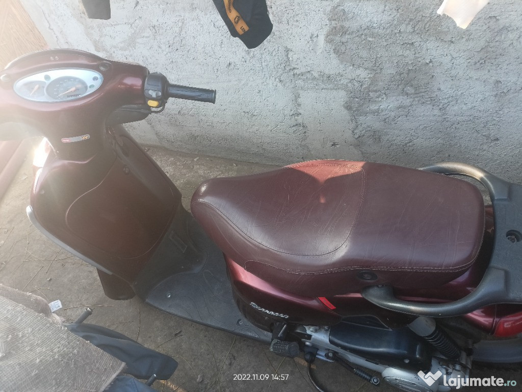 Scuter Aprilia Scarabeo 100cc