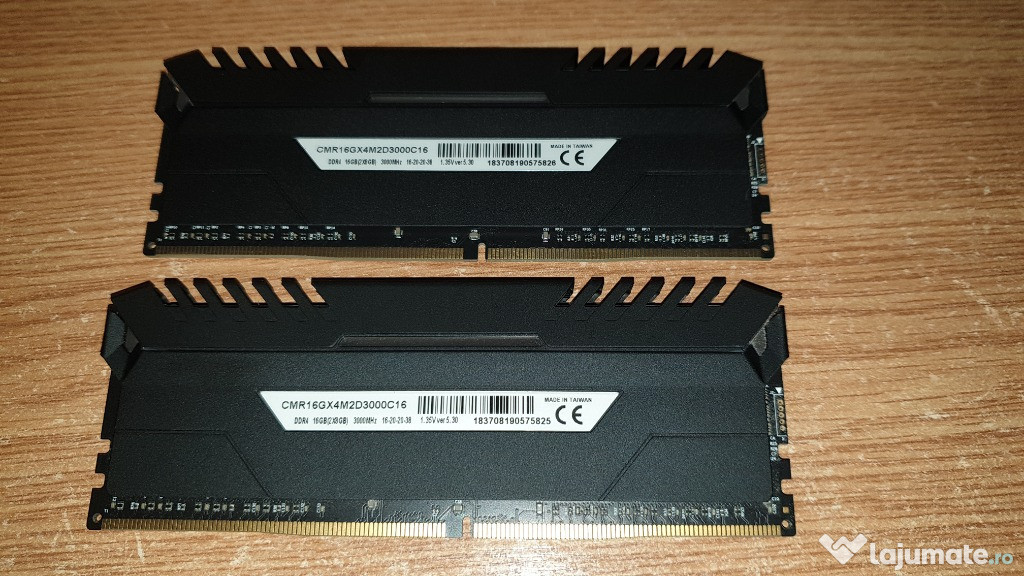 Memorii RAM Corsair Vengeance RGB 16GB 2x8 DDR4 3000 MHz