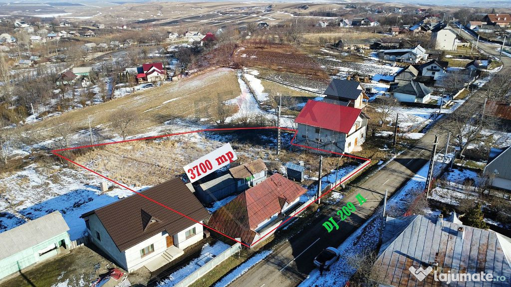 Teren 3700 mp cu Casă batranească Horodniceni jud. Suceava
