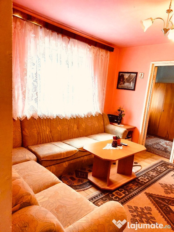 Vând apartament 3 camere mobilat și utilat , Sighișoara