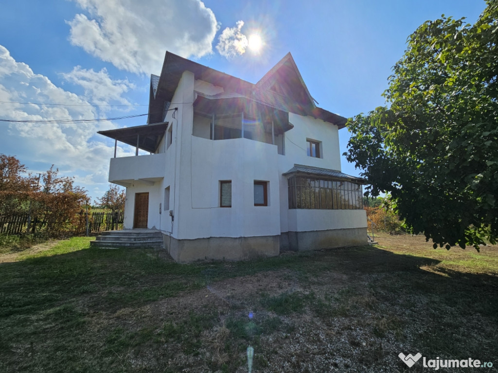 Casa 27 km de Pitesti, 136mp, teren 6000mp