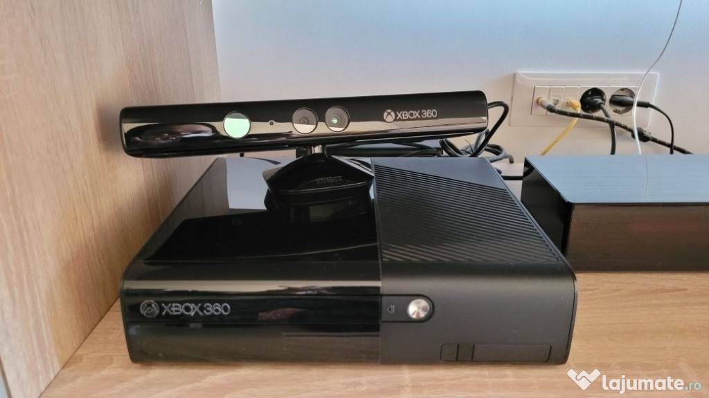 Vând consolă Xbox 360