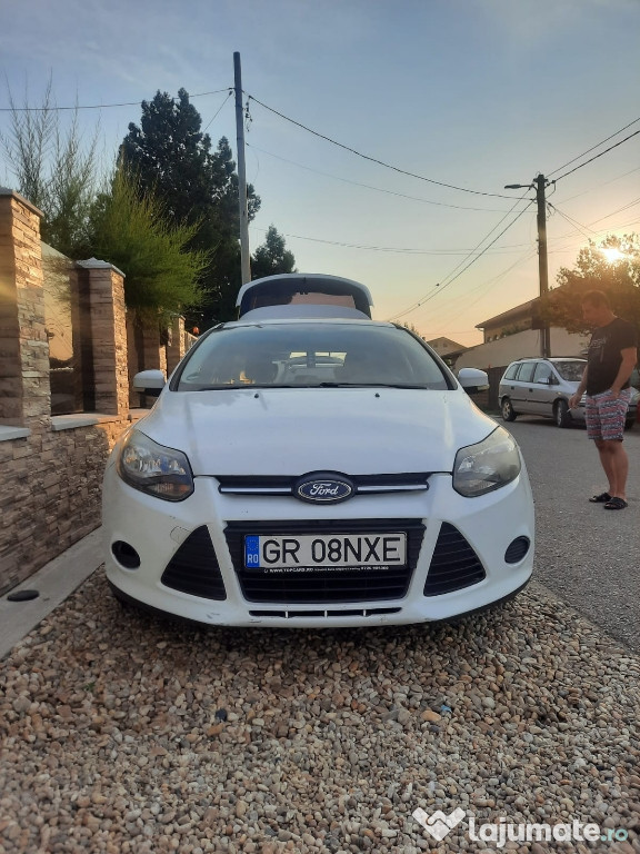 Ford Focus hatchback hidramat an 2011 km 124000 motor 2000