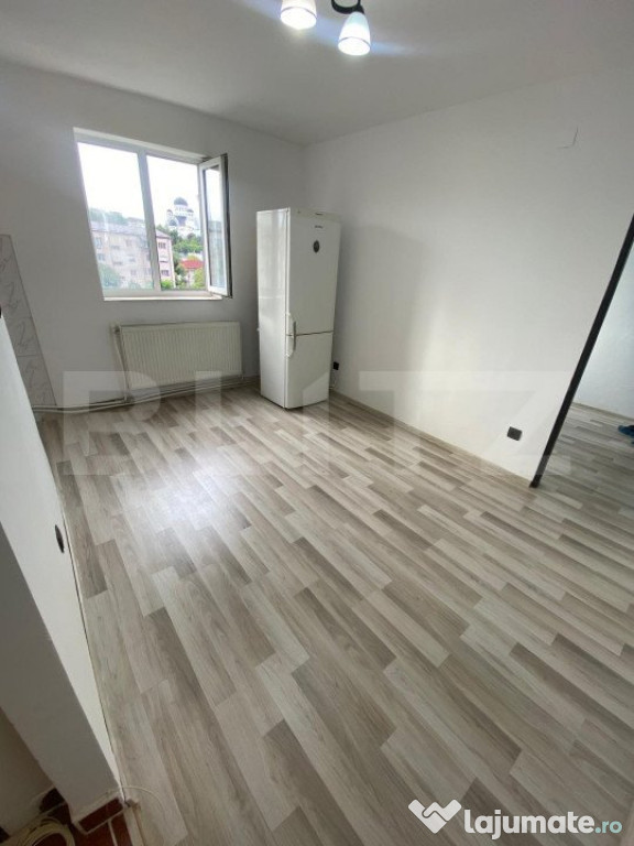 Apartament cu 2 camere de vanzare, 31 mp utili, zona Astrali