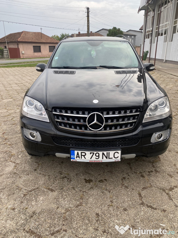 Vând Mercedes ML3.0CDI V6 Euro 4 an 2006 Pret 5300 euro neg