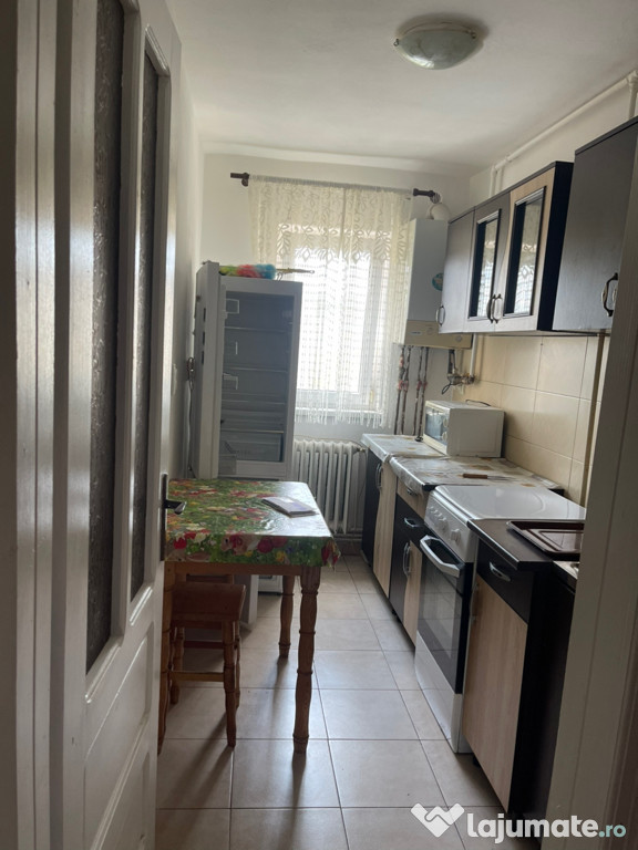 Apartament de închiriat