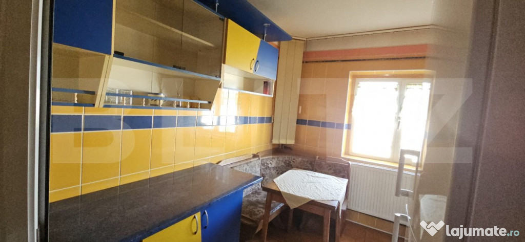 Apartament 3 camere, 2 bai, 2 holuri, 2 balcoane, anul 1988