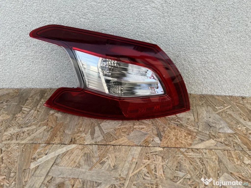 Stop tripla lampa stanga Peugeot 308 an 2013+ Original cod 9677817680