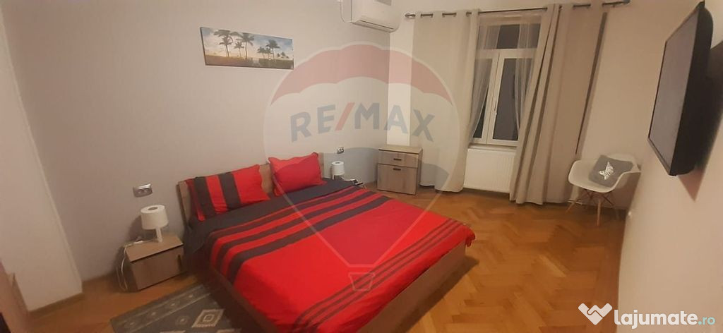 Apartament cu 4 camere de vânzare Sala Palatului