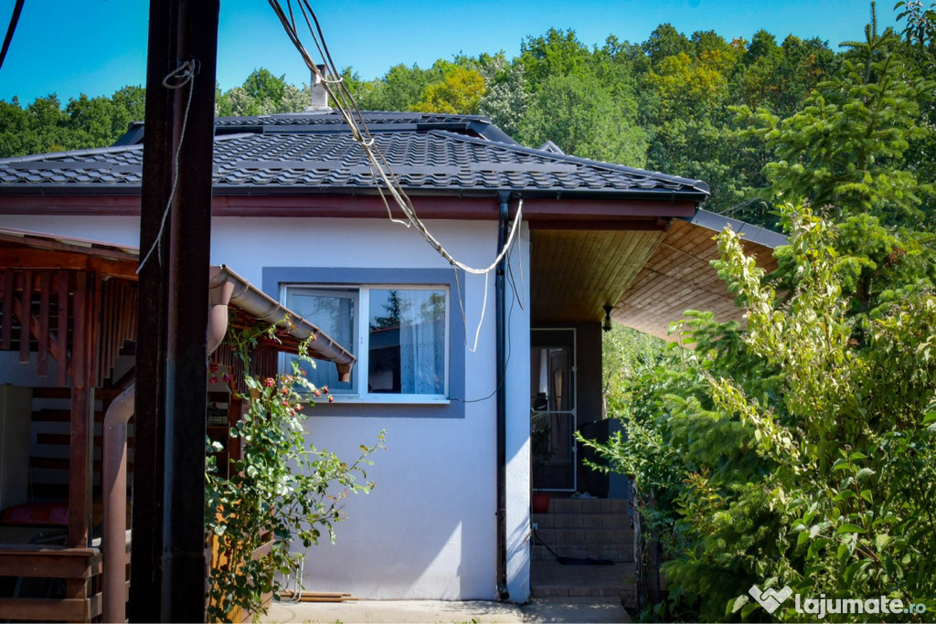 Casa de vânzare, zona Bascov Argeș.