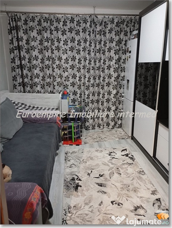 Apartament 2 camere de vanzare zona Cet