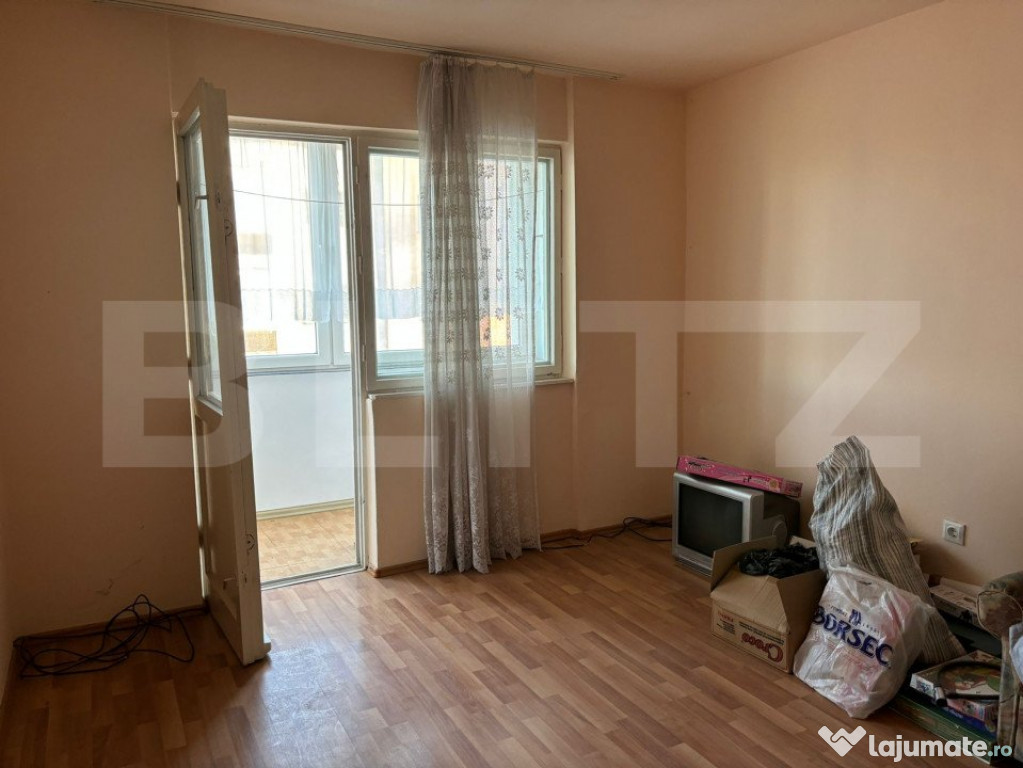 Vand apartament 3 camere