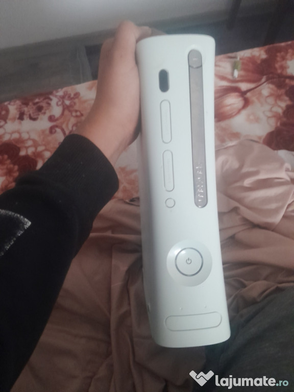 Vând Xbox 360 urgent