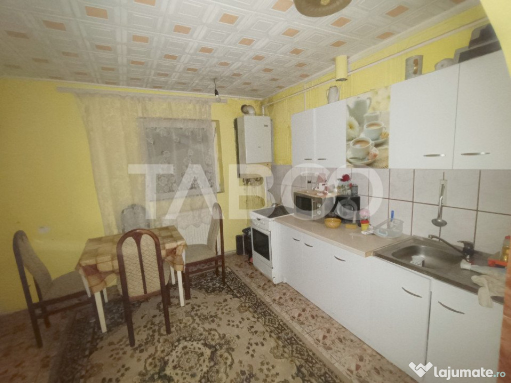 Apartament decomandat 2 camere 49 mp utili balcon Kogalnicea