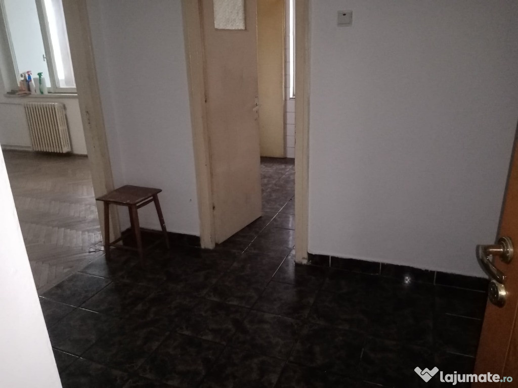 Apartament 2 camere, etaj 3, zona 1 Mai, zona Lidl