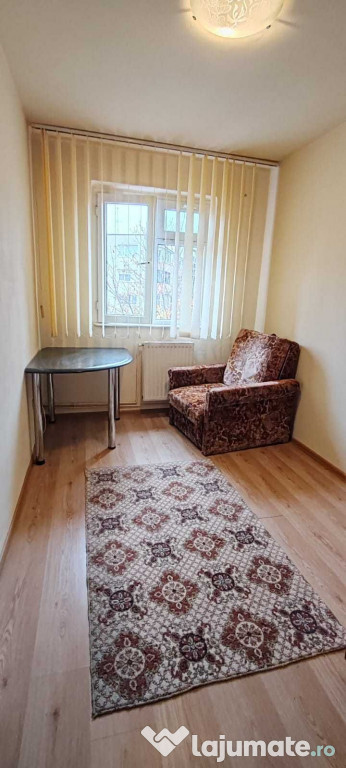 Apartament 3 camere etaj intermediar zona Gemenii