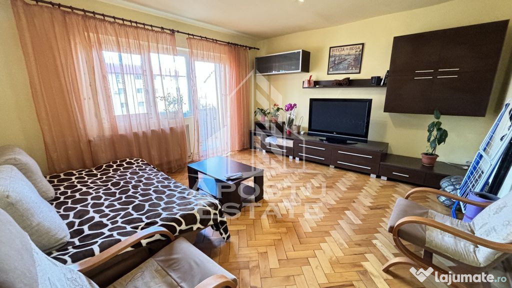 Apartament cu 3 camere, centrala proprie, Zona Simion Bar...