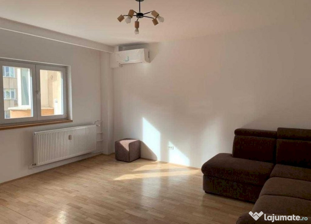 Apartament de 4 camere DECOMANDAT-Nerva Traian