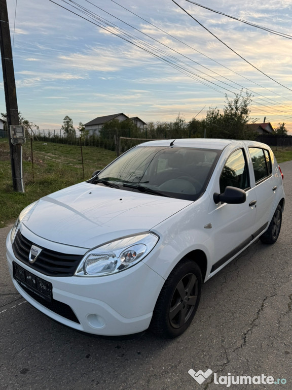 Dacia Sandero 1.2i 2009 ac/abs/servo 2290€