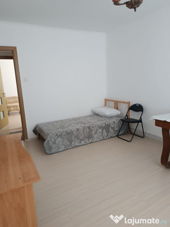 Apartament 2 camere, de inchiriat. Centrul civic