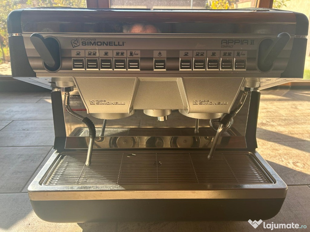 Espressor cafea Nuova Simonelli Appia II cu doua grupuri