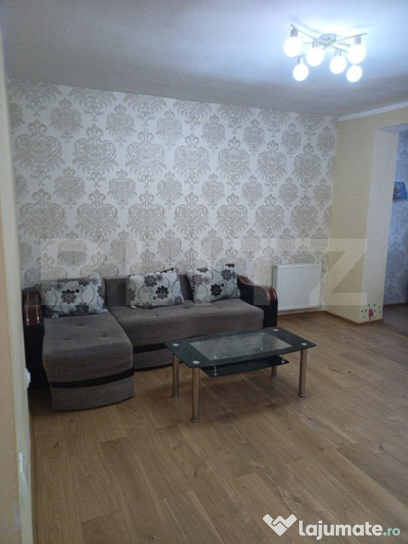 Apartament cu doua camere, Eroilor