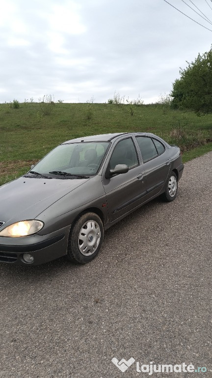 Vând Megane 1 an 2002